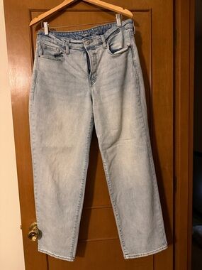 Old Navy High-Rise Straight Jeans in Light Blue Wash